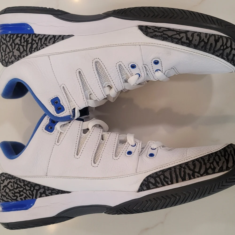 Jordan Men's White Blue Athletic Shoes with Gray Elephant Print